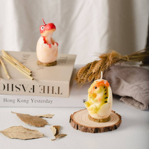 Get ready for a roaring good time with the Parasaurolophus Dinosaur Candle and Balloon Dinosaur Candle set from Southlake Gifts Canada - perfect for parties, celebrations, or just fun decor