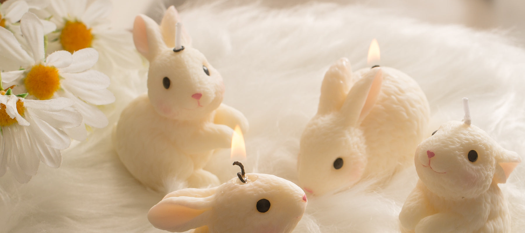The year 2023 of the rabbit starts right now! Decorate your room with these cute rabbit candles!