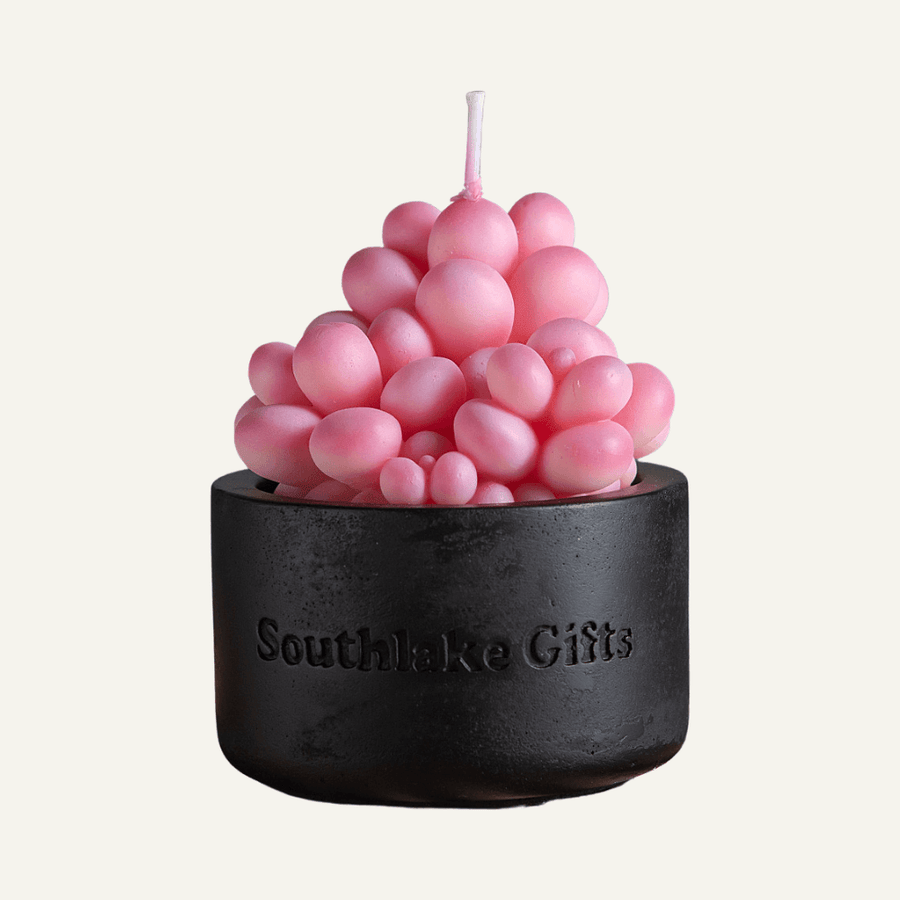 Elevate your candle experience with the Pink Moonstone Succulent Candle (Pachyphytum Oviferum) with Concrete Vessel from Southlake Gifts Canada. Handcrafted with pure concrete, this stunning candle doubles as stylish home decor.