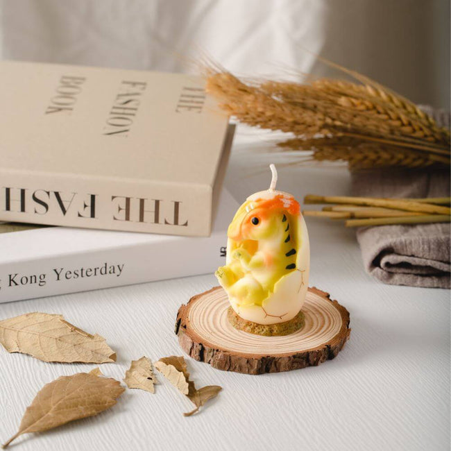 Jurassic fan? Add some prehistoric charm to your home or office with the Parasaurolophus Dinosaur Candle from Southlake Gifts Canada - an eco-friendly candle sculpted in the shape of a beloved dinosaur, better yet, perfect as cake decor!