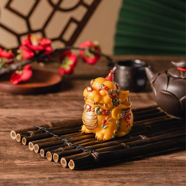 The Pixiu candle from Southlake Gifts Canada is inspired by the mythical protector Pixiu, this Chinese Fortune Pixiu Charm is a symbol of good luck and perfect for Chinese new year / lunar mew year gifts