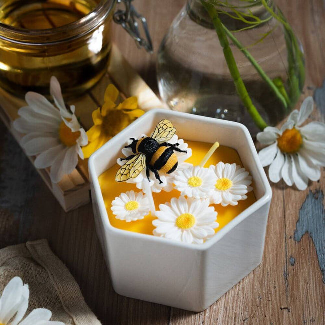 Southlake Gifts Canada's Decorative Candle Bowl with Bee and Daisy Design